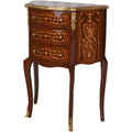 Das Sideboard nimmt mit 56 x 30 cm Gestalt an