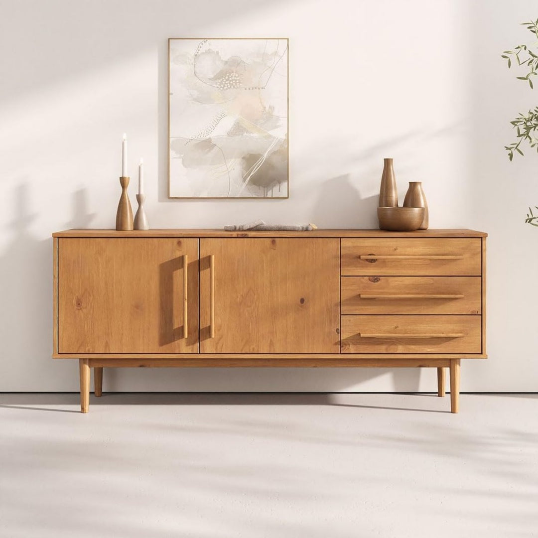 Sideboard verbindet verstellbare Ablagen und 3 Schubladen