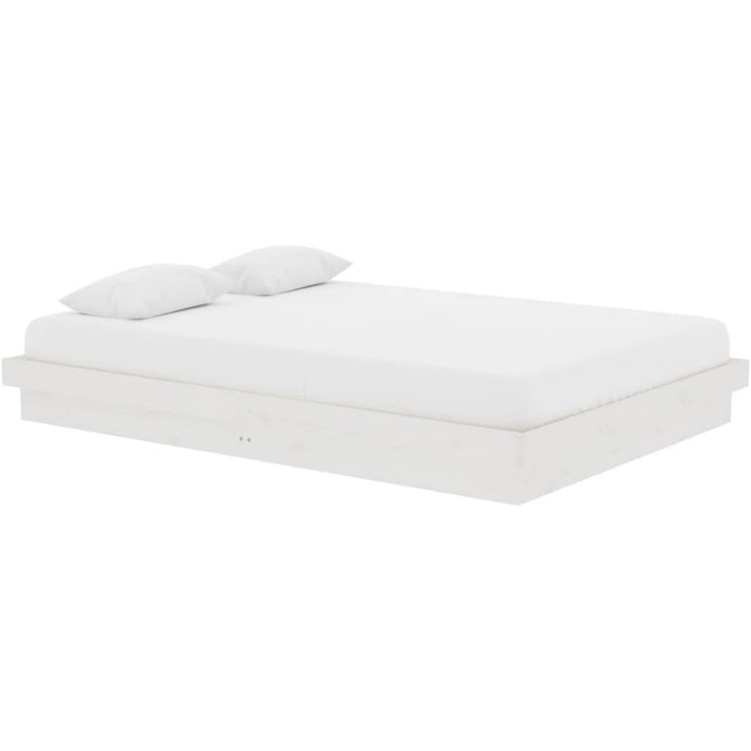 Das Bettgestell misst 140 x 200 cm in Weiss