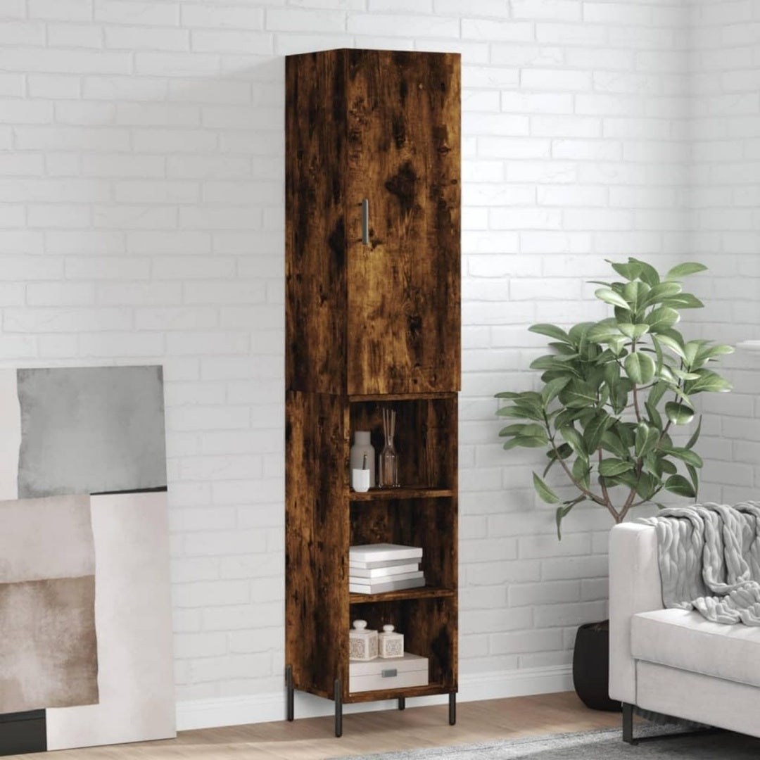 Der Hochschrank misst 34.5 x 34 x 180 cm in Eichenbraun mit den Massen 34.5 x 34 x 180 cm